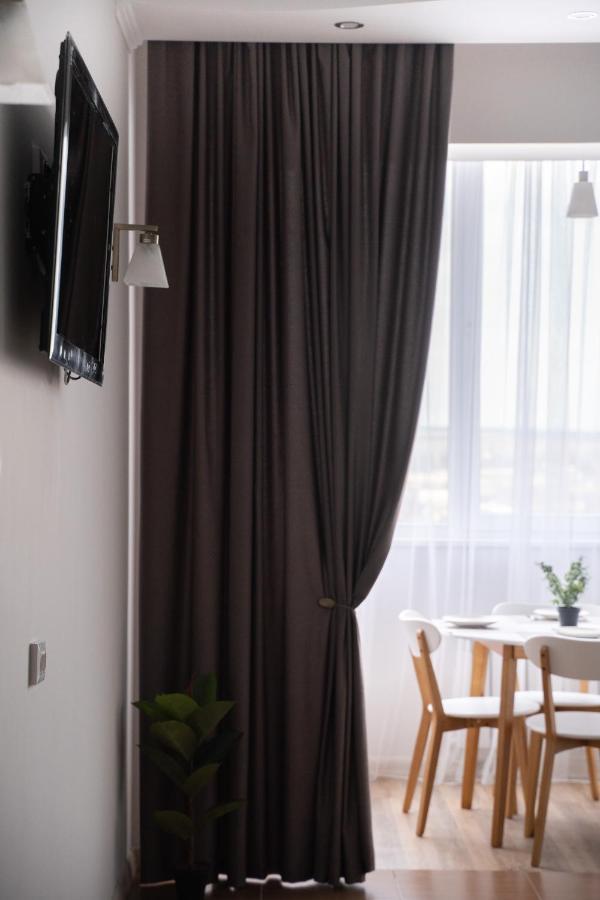 Rentwill Apartments Valley Of Roses Botanica Bagian luar foto