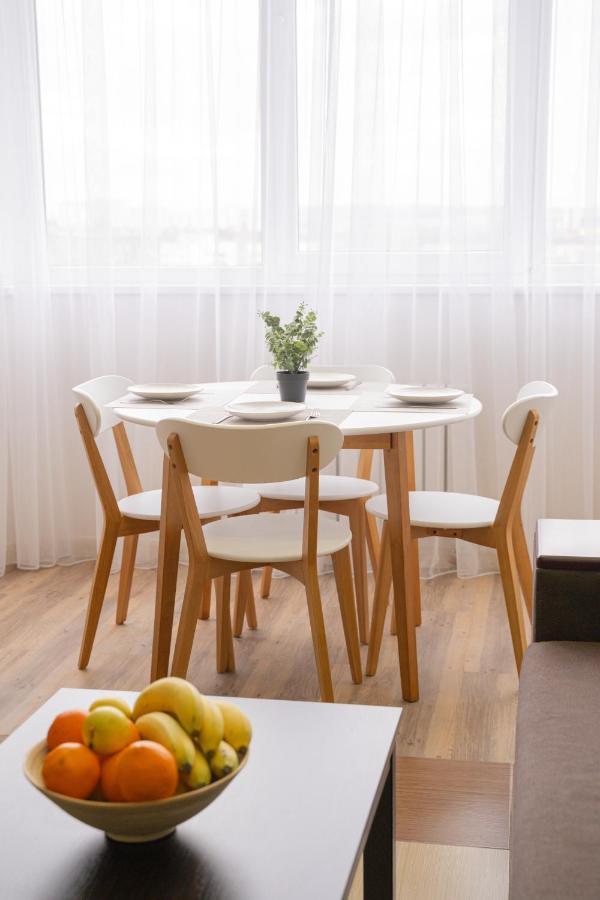 Rentwill Apartments Valley Of Roses Botanica Bagian luar foto